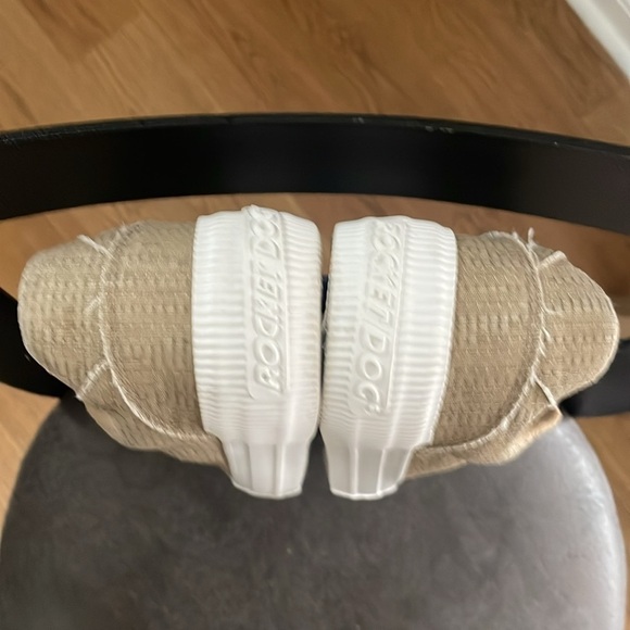 ROCKET DOG
Cheery Textured Tan Sneaker
Pre~Loved Cond! - Picture 5 of 12